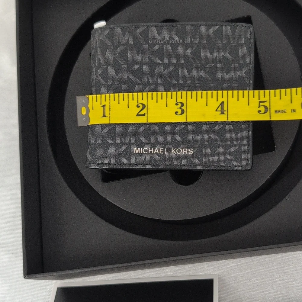 Belt & Wallet Set By Michael Kors NEW !!!